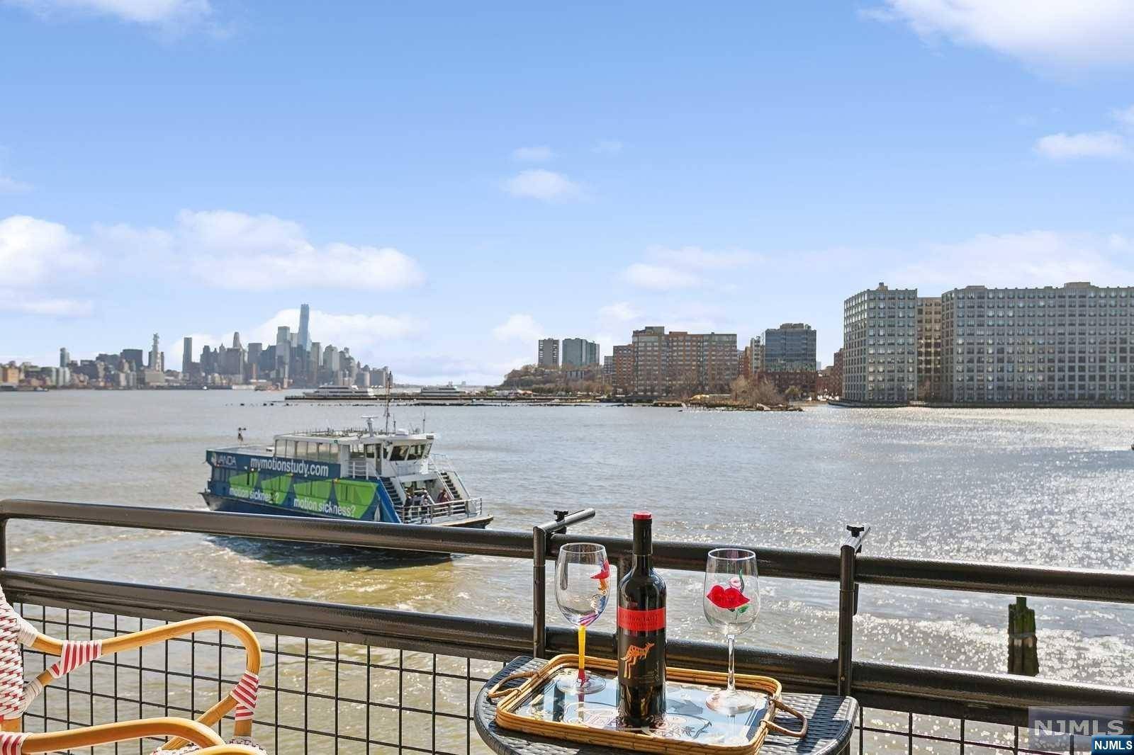 Weehawken, NJ 07086,600 Harbor BLVD #814