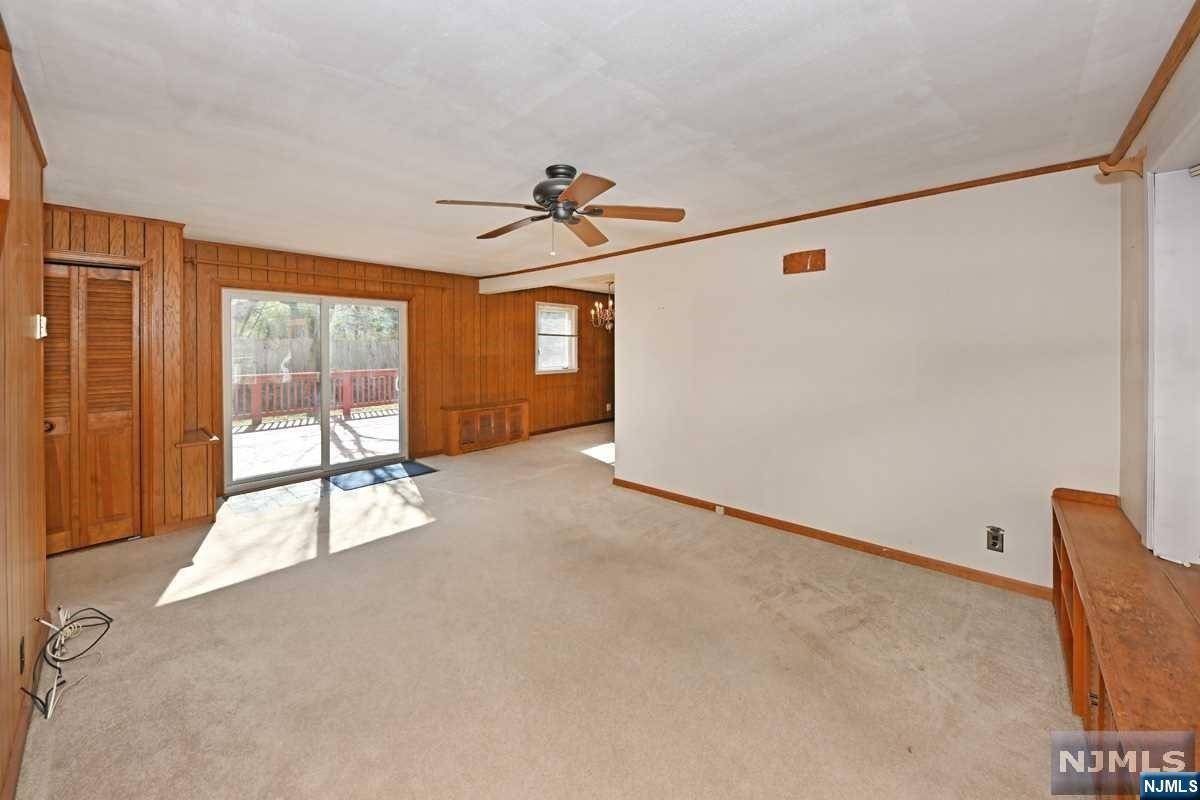 Ramsey, NJ 07446,12 Hart ST