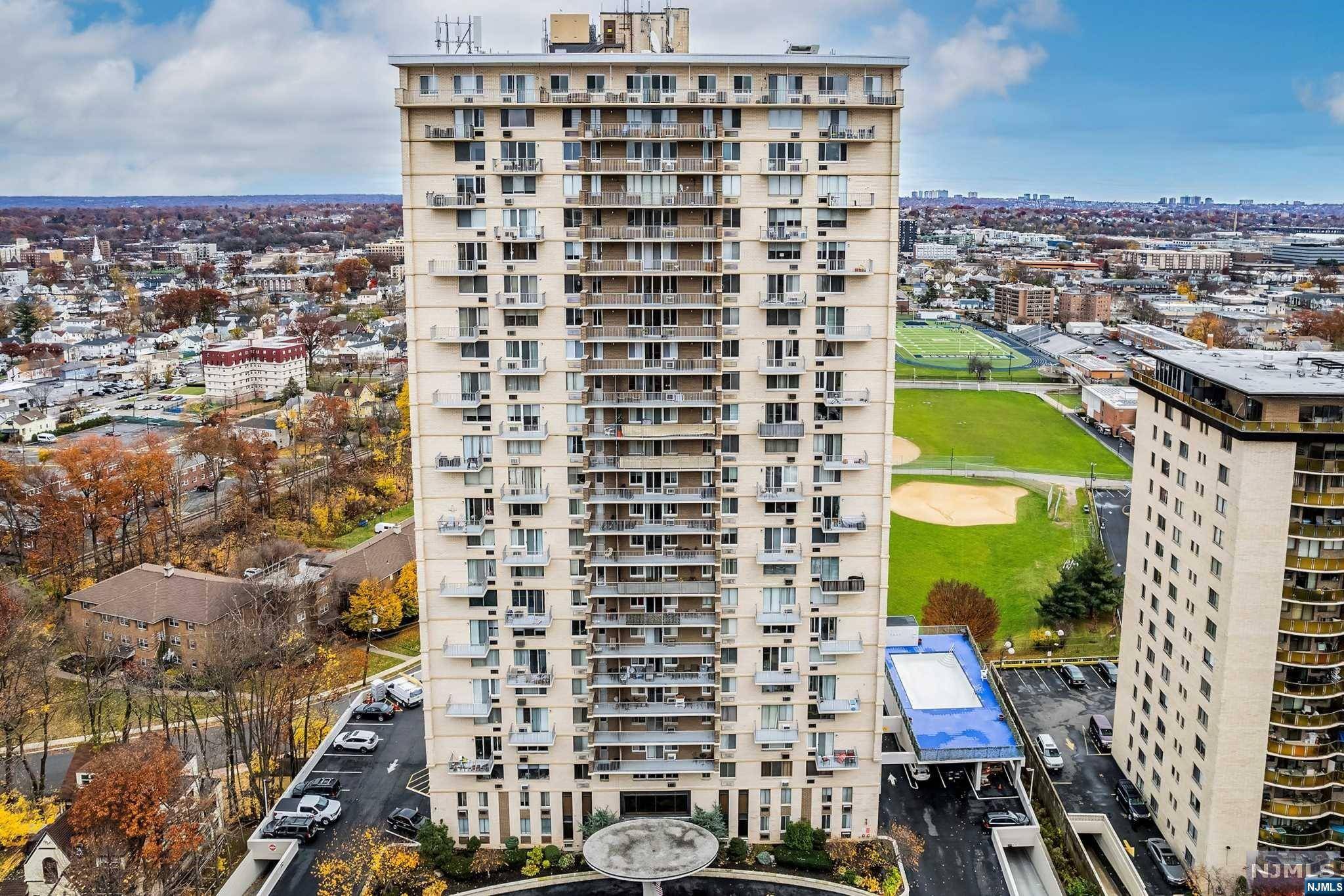 160 Overlook AVE #5E1, Hackensack, NJ 07601