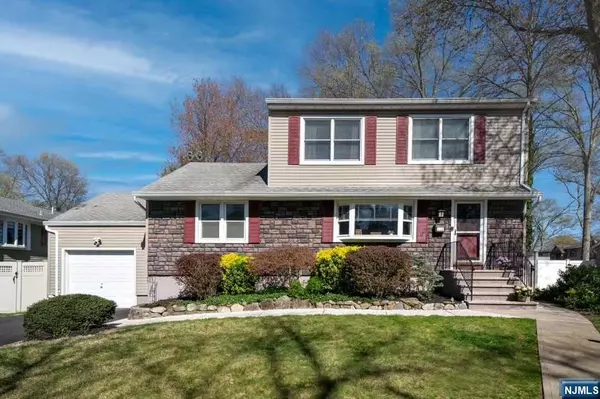 129 Calvin ST, Twp Of Washington, NJ 07676