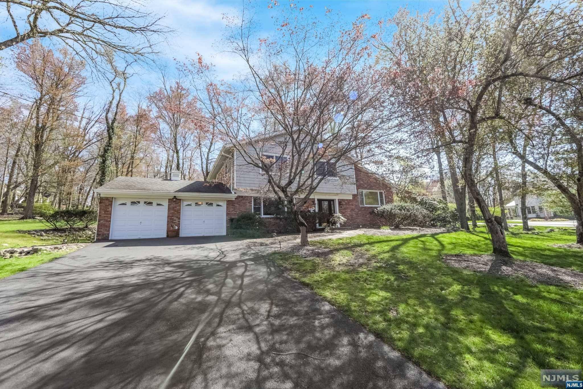 Allendale, NJ 07401,617 Brookside AVE