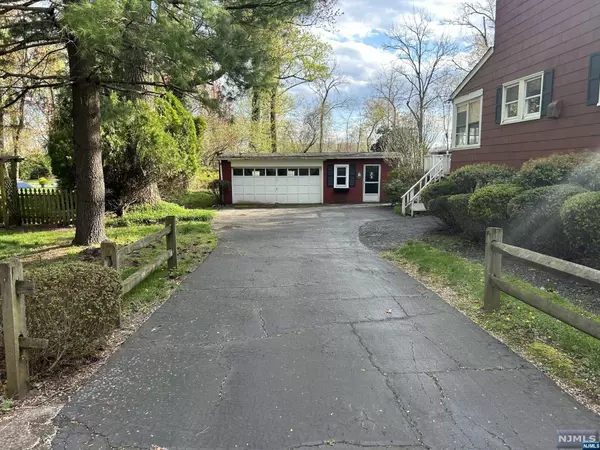 Franklin Lakes, NJ 07417,589 Eder AVE