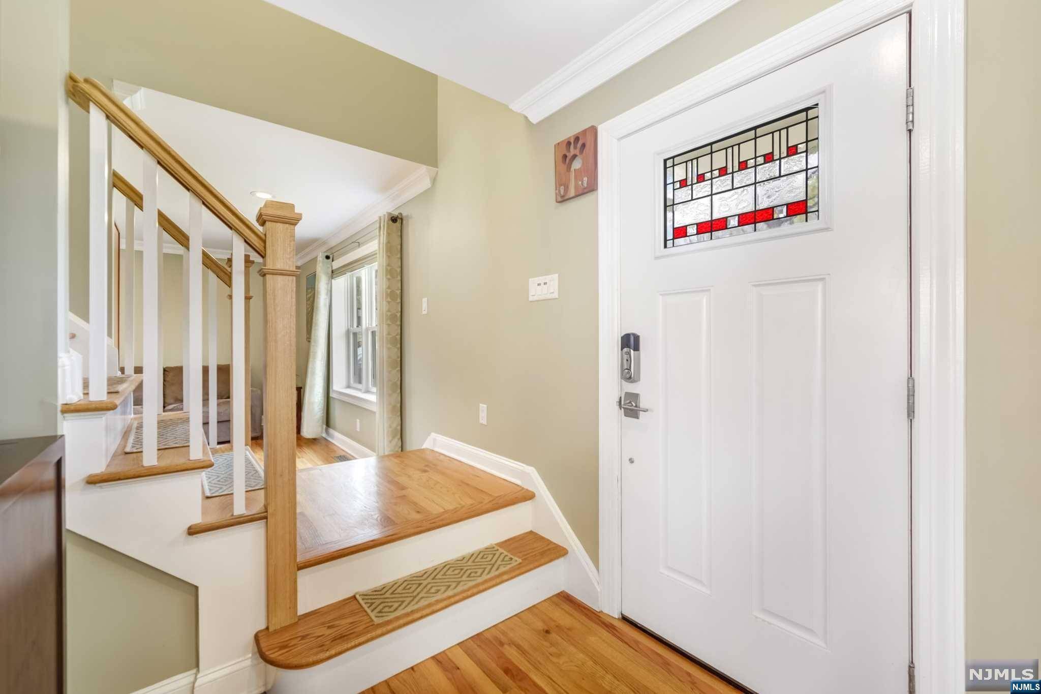 Cresskill, NJ 07626,28 Clark ST