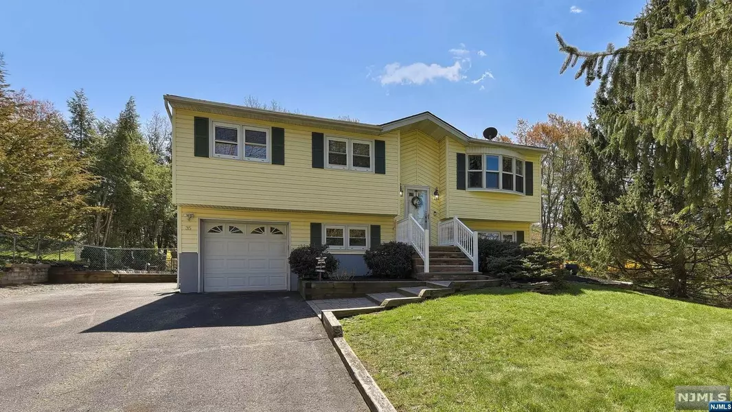 35 Mary Ann RD, Jefferson Township, NJ 07438