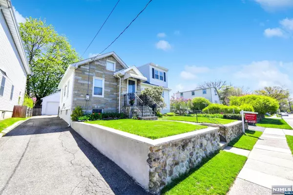 51 8th AVE, Hawthorne, NJ 07506