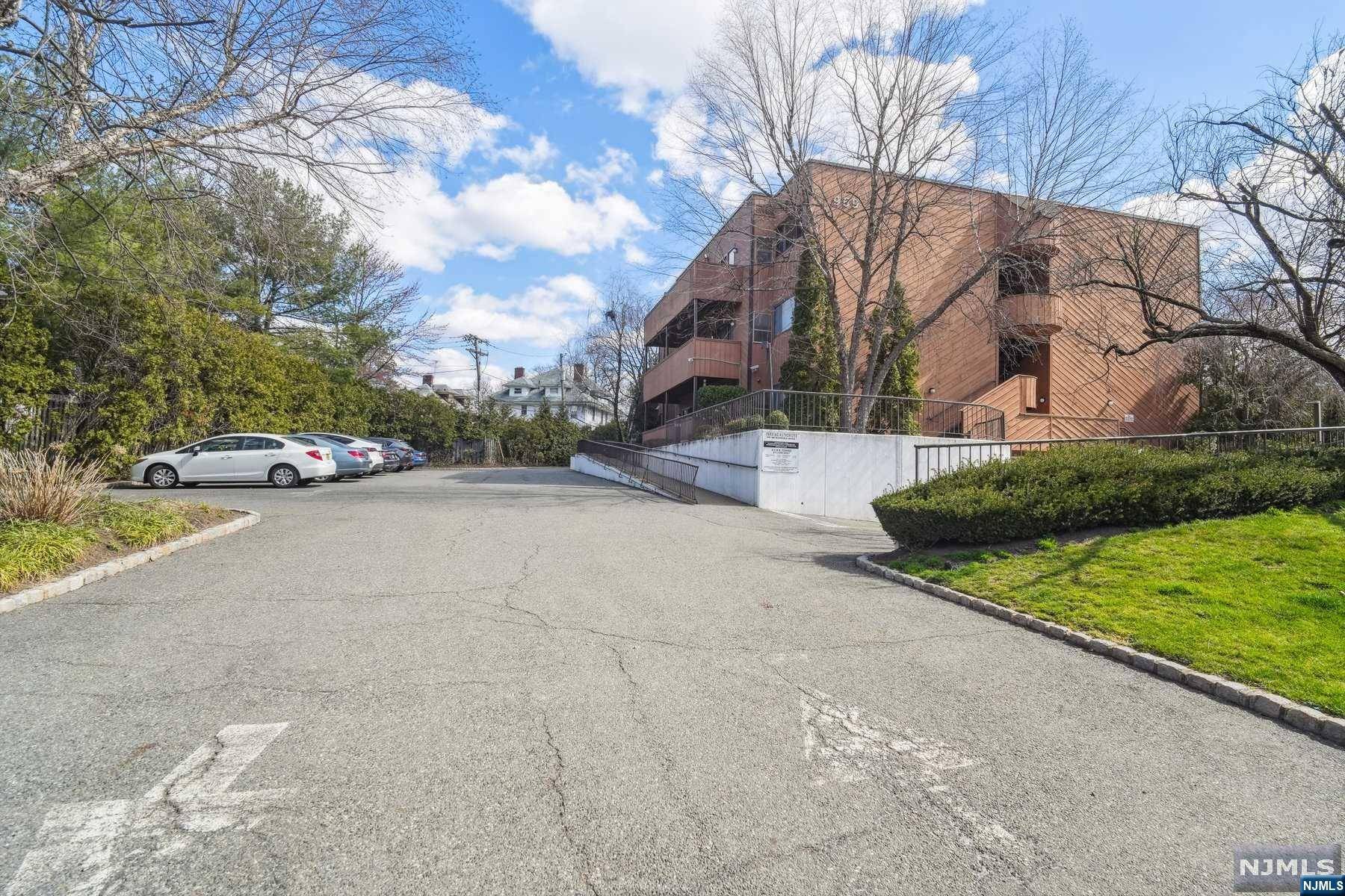 971 Bloomfield AVE, Glen Ridge, NJ 07028