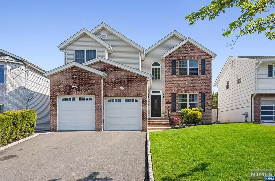 107 Strong ST, Wallington, NJ 07057