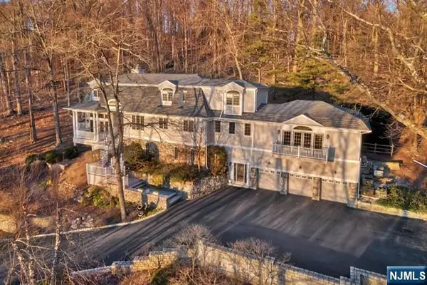10 E Saddle River RD, Saddle River, NJ 07458
