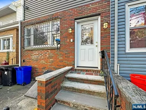 Union City, NJ 07087,161 19th ST