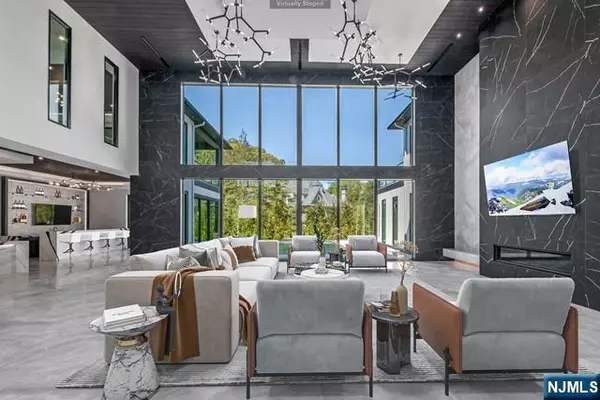 Franklin Lakes, NJ 07417,247 Glen PL