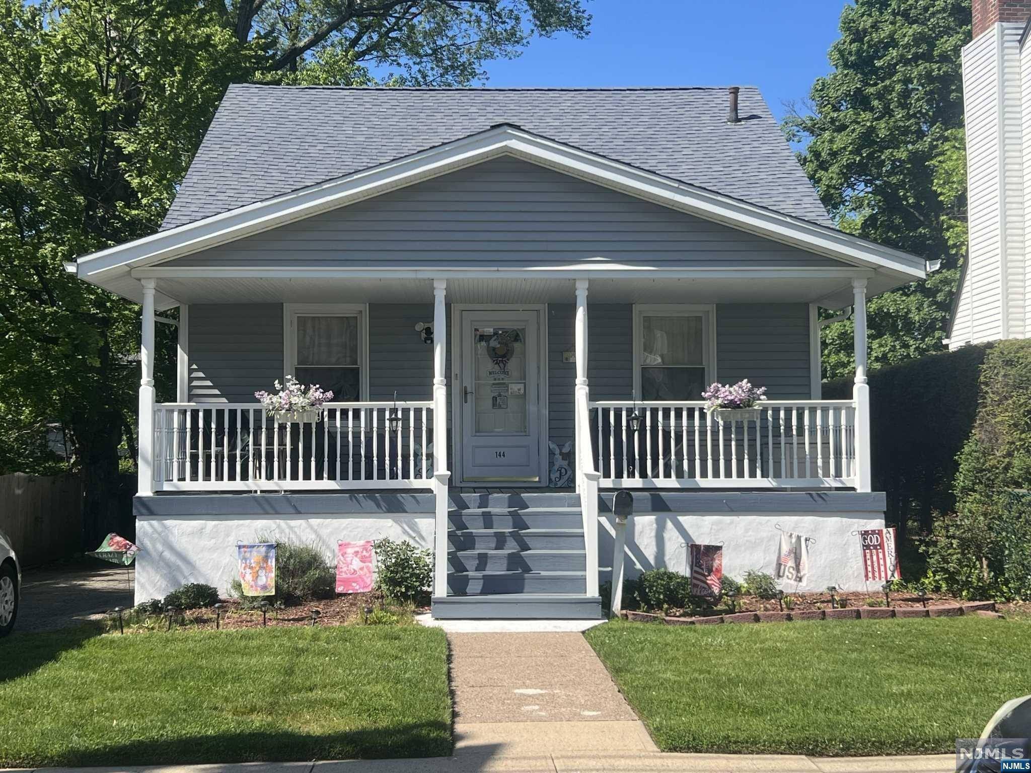 144 W Quackenbush AVE, Dumont, NJ 07628