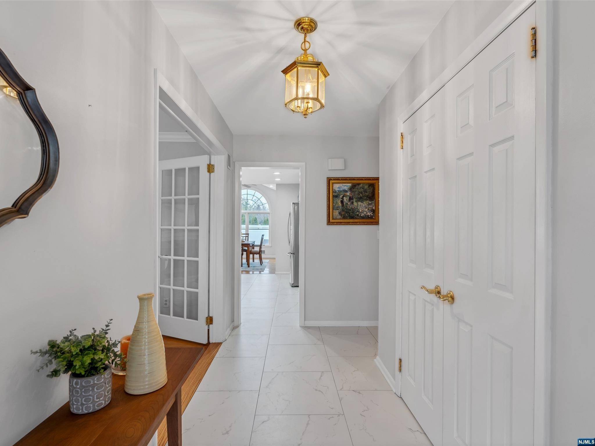Oradell, NJ 07649,718 Neill CT