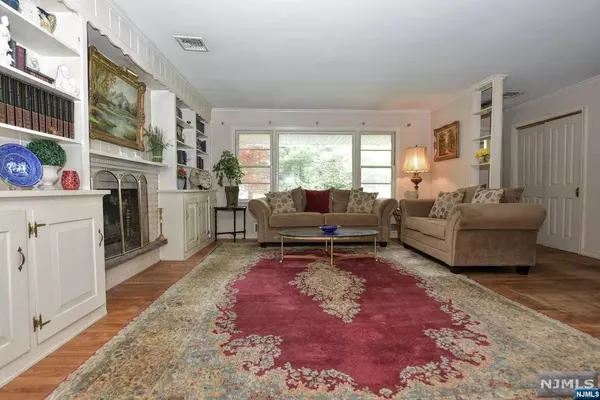 Florham Park Borough, NJ 07932,88 Ridgedale AVE