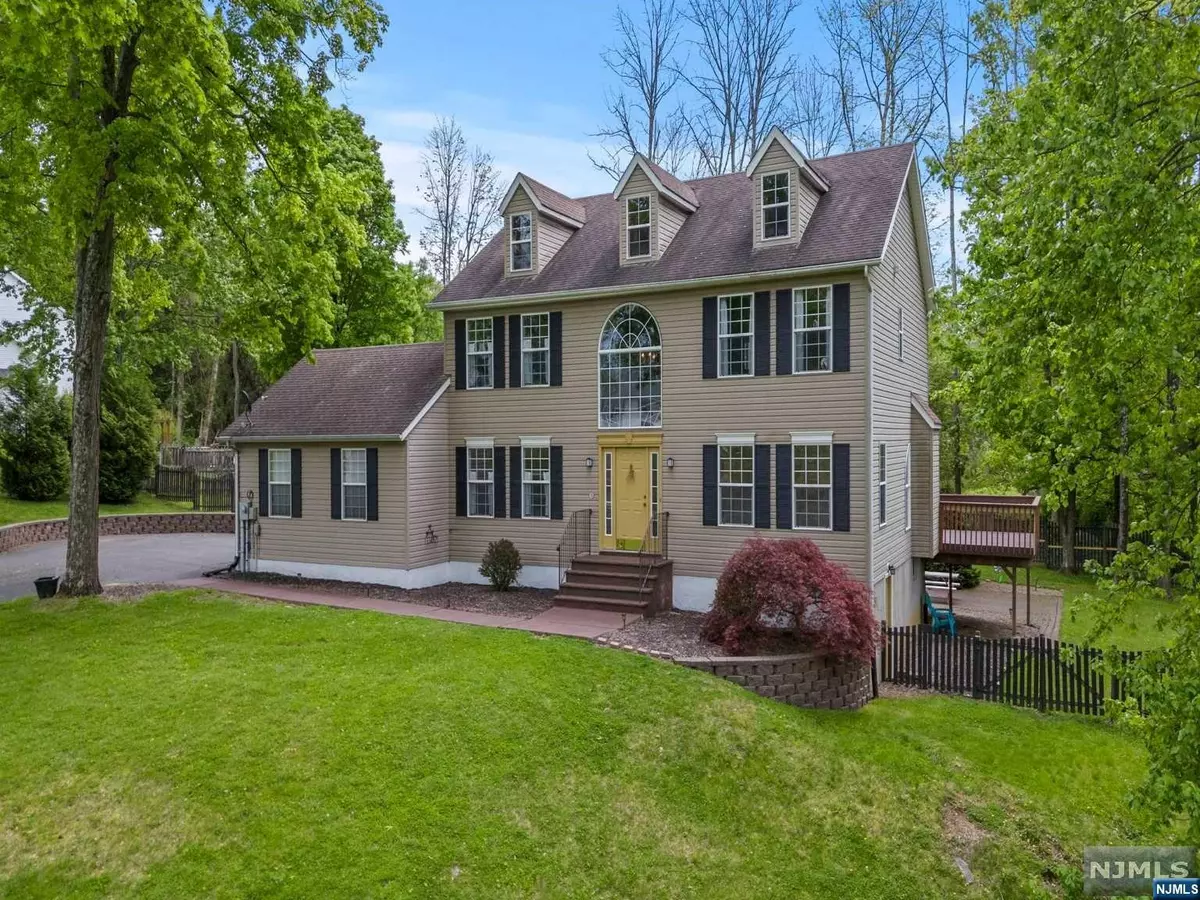 Andover Twsp, NJ 07860,3 Hasta WAY