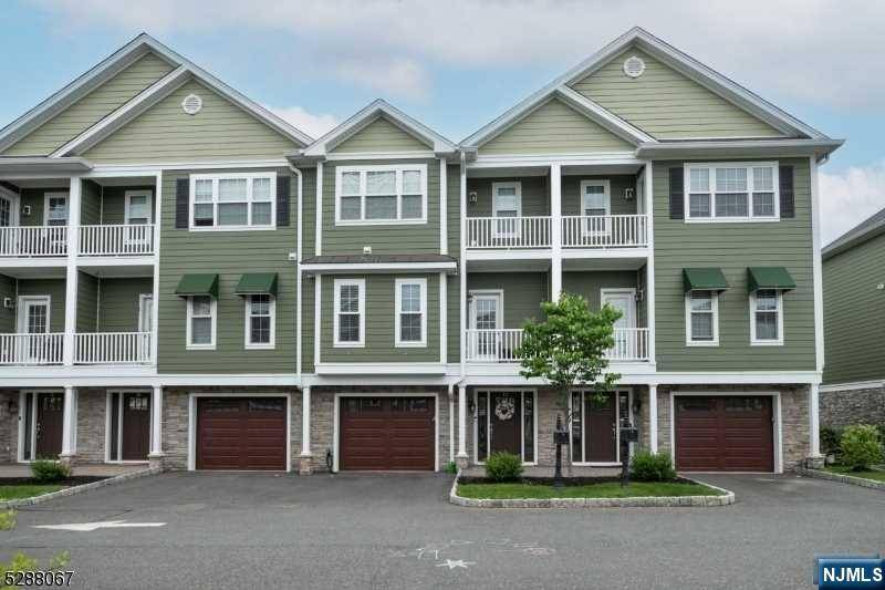 12 Chaz WAY, Fairfield, NJ 07004