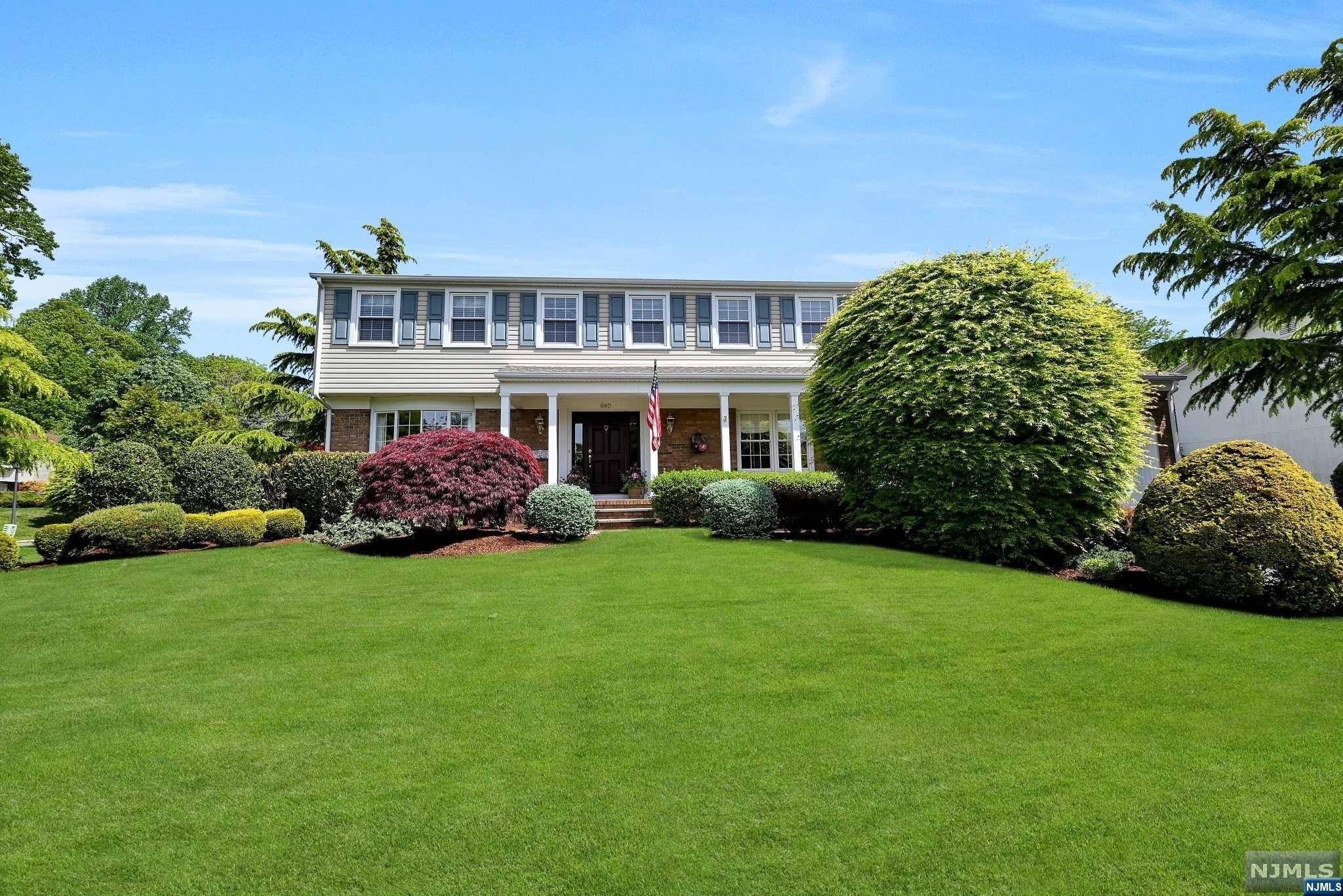 840 Hennigar PL, Oradell, NJ 07649