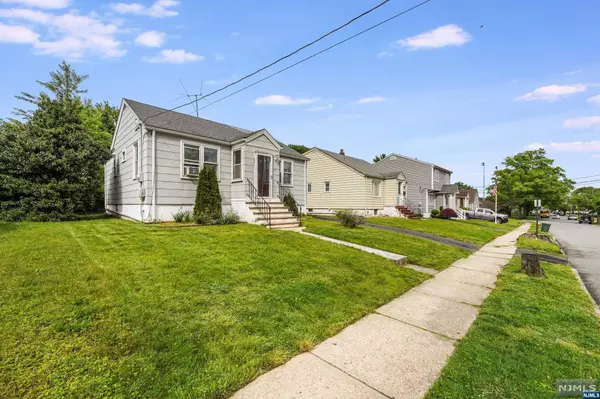 Little Ferry, NJ 07643,112 Lakeview AVE
