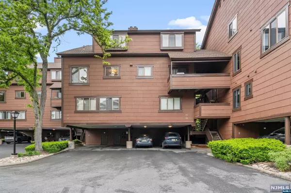 Secaucus, NJ 07094,312 Sea Isle Key