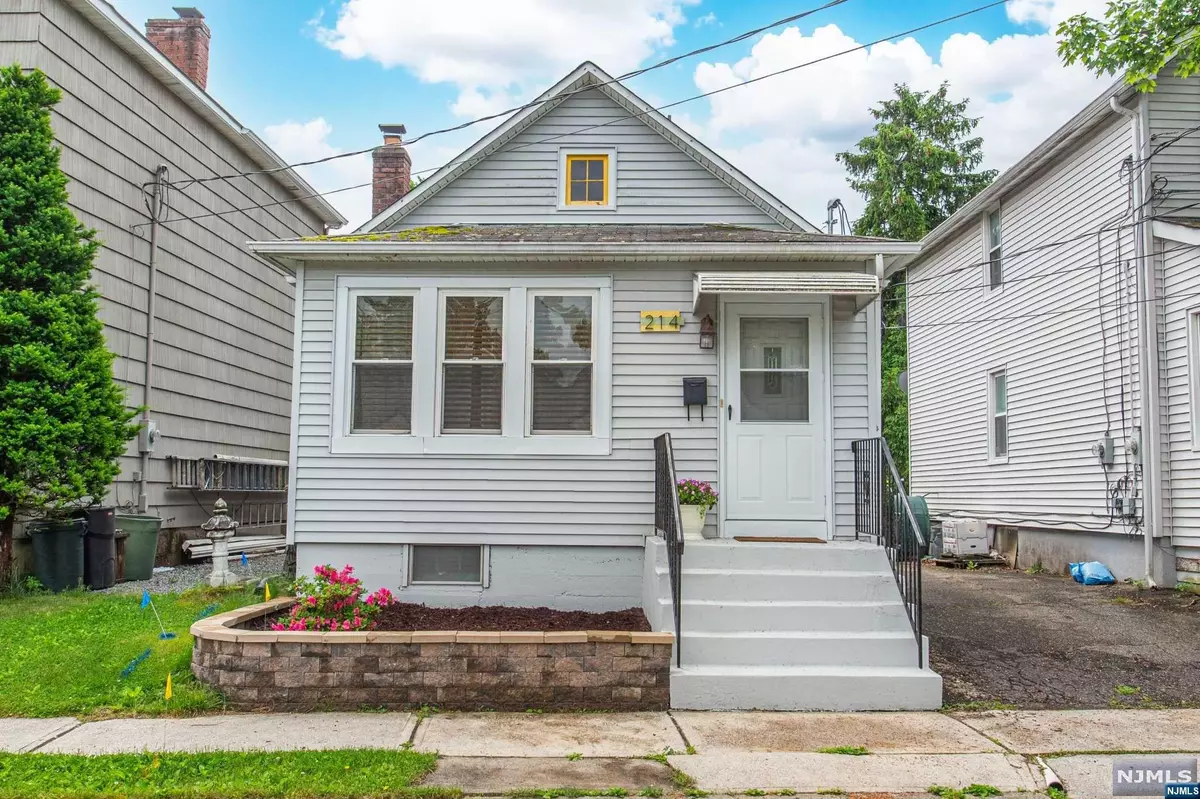 Pompton Lakes, NJ 07442,214 Willow AVE