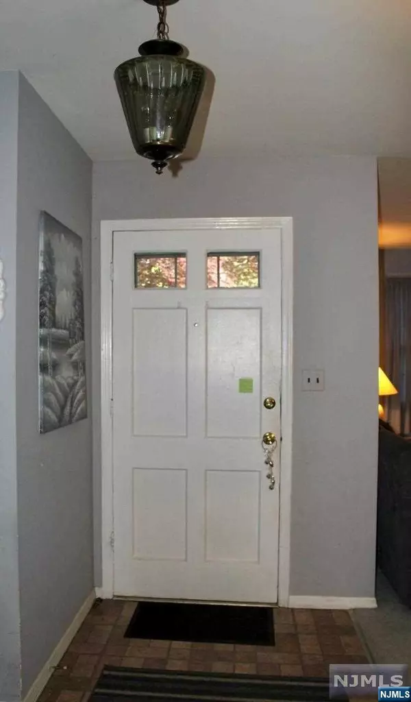 Pompton Lakes, NJ 07442,62 Albany AVE