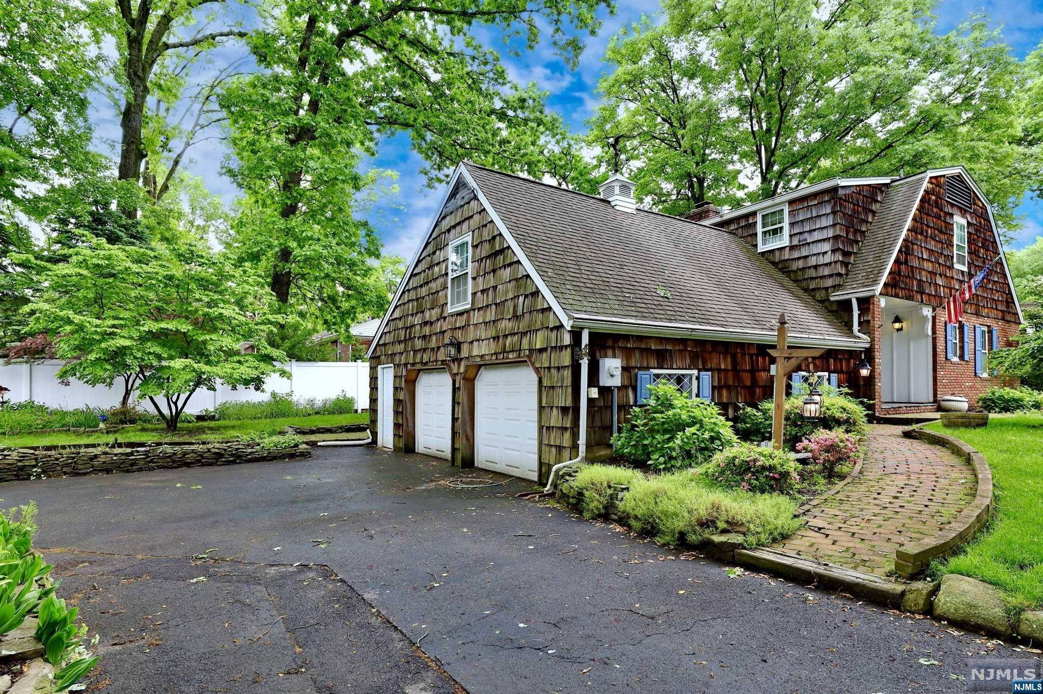 Emerson, NJ 07630,92 Demarest AVE