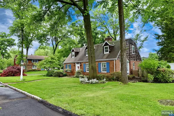 Emerson, NJ 07630,92 Demarest AVE