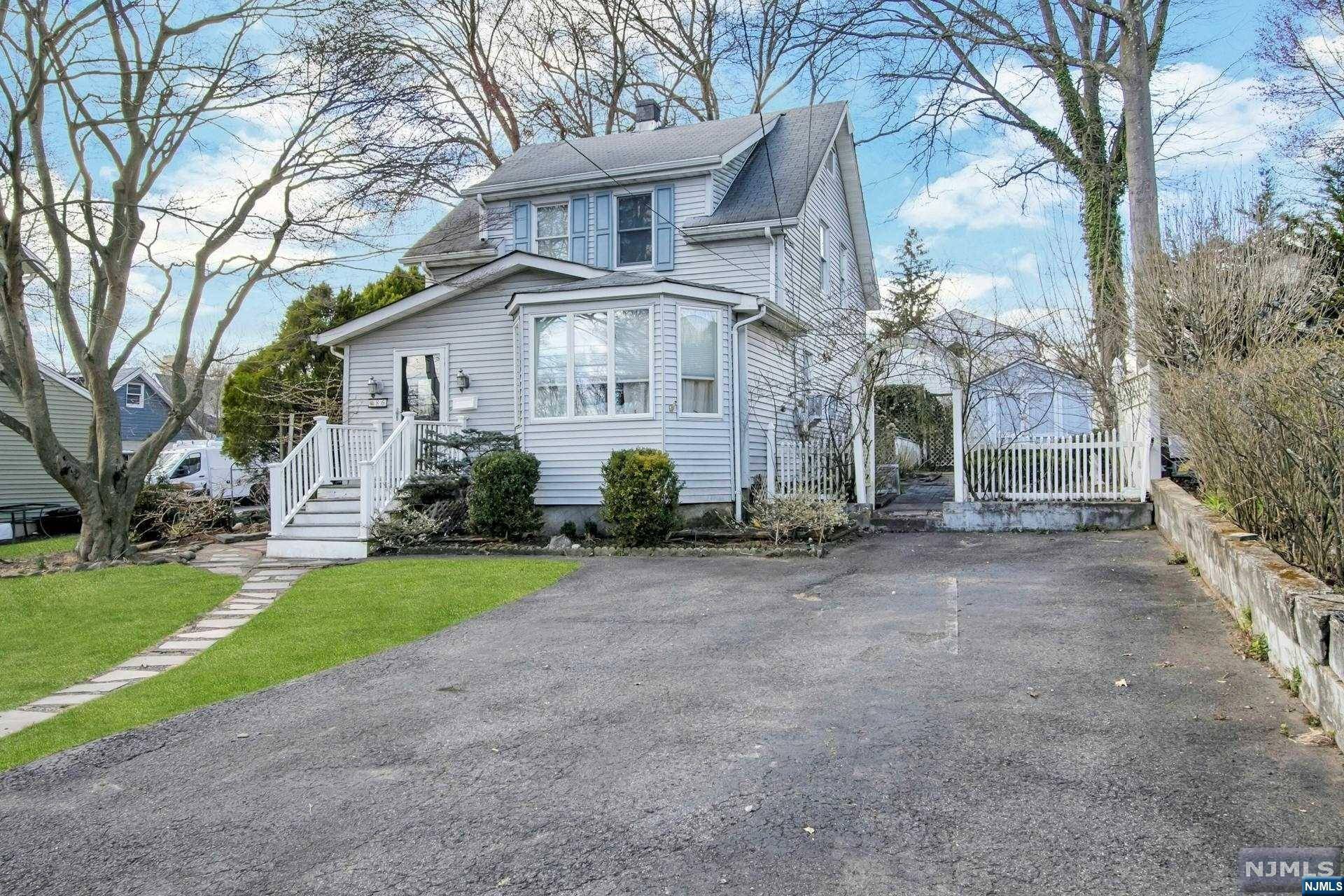 86 3rd AVE, Westwood, NJ 07675