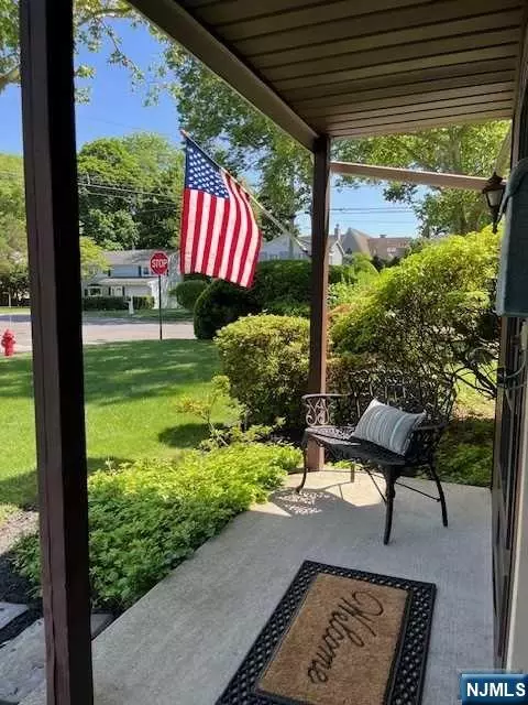 Waldwick, NJ 07463,2 Campbell ST