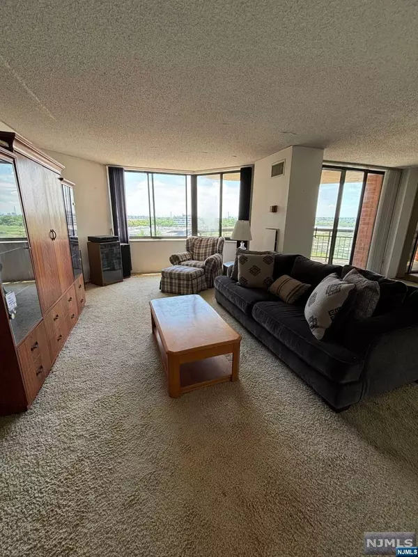 Secaucus, NJ 07094,626 Harmon Cove Tower