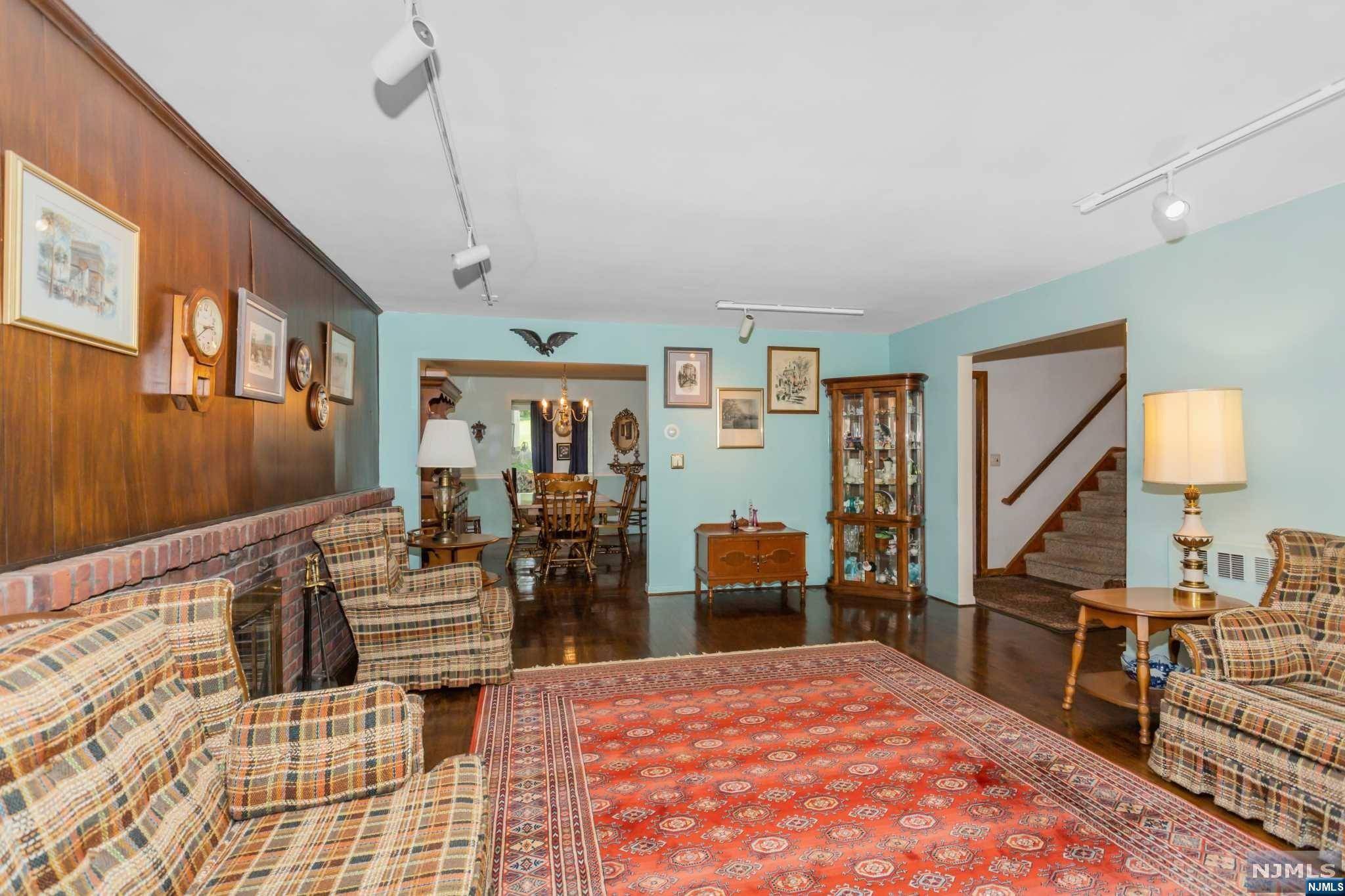 Oradell, NJ 07649,18 Pyle ST