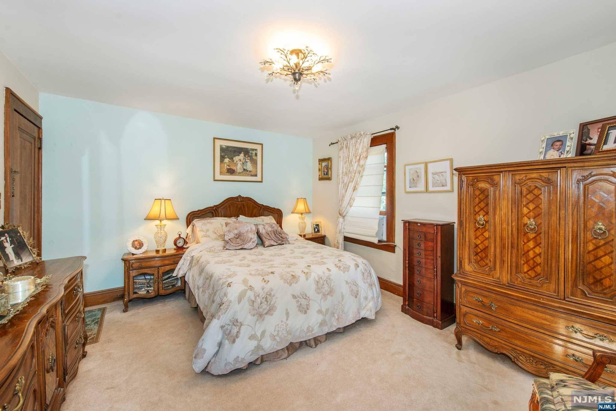 Clifton, NJ 07012,55 Heights RD