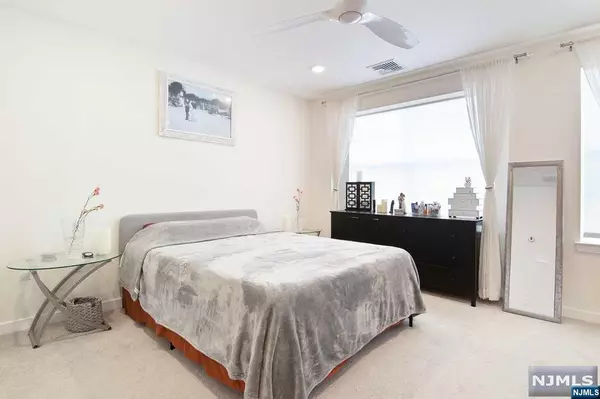 Branchburg, NJ 08876,404 Saratoga CT