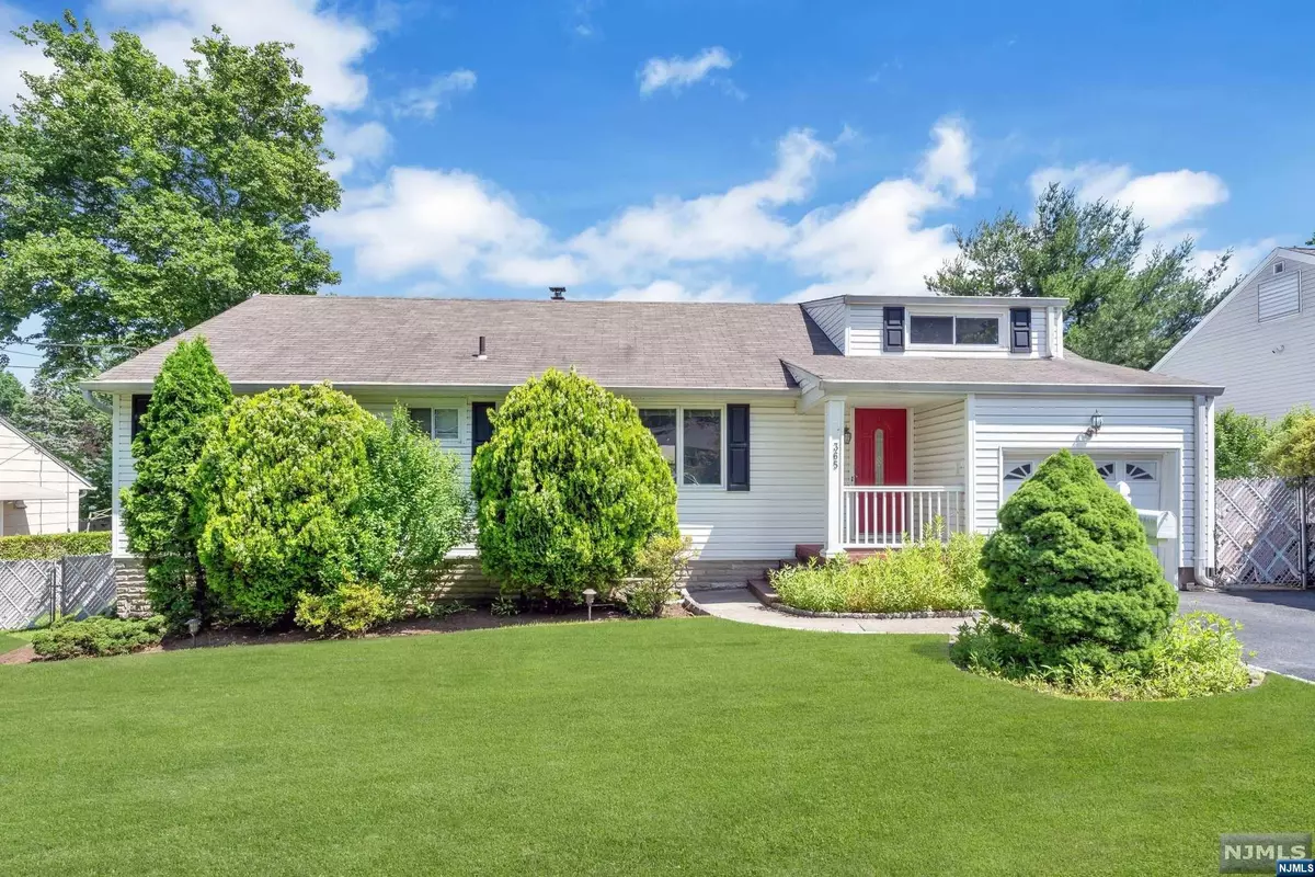 New Milford, NJ 07646,365 Lacey DR