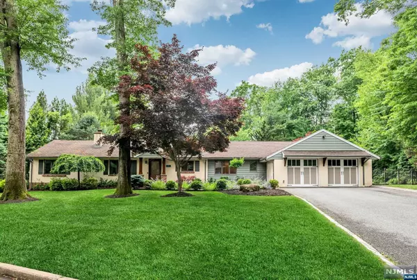 Franklin Lakes, NJ 07417,211 Wayfair CIR