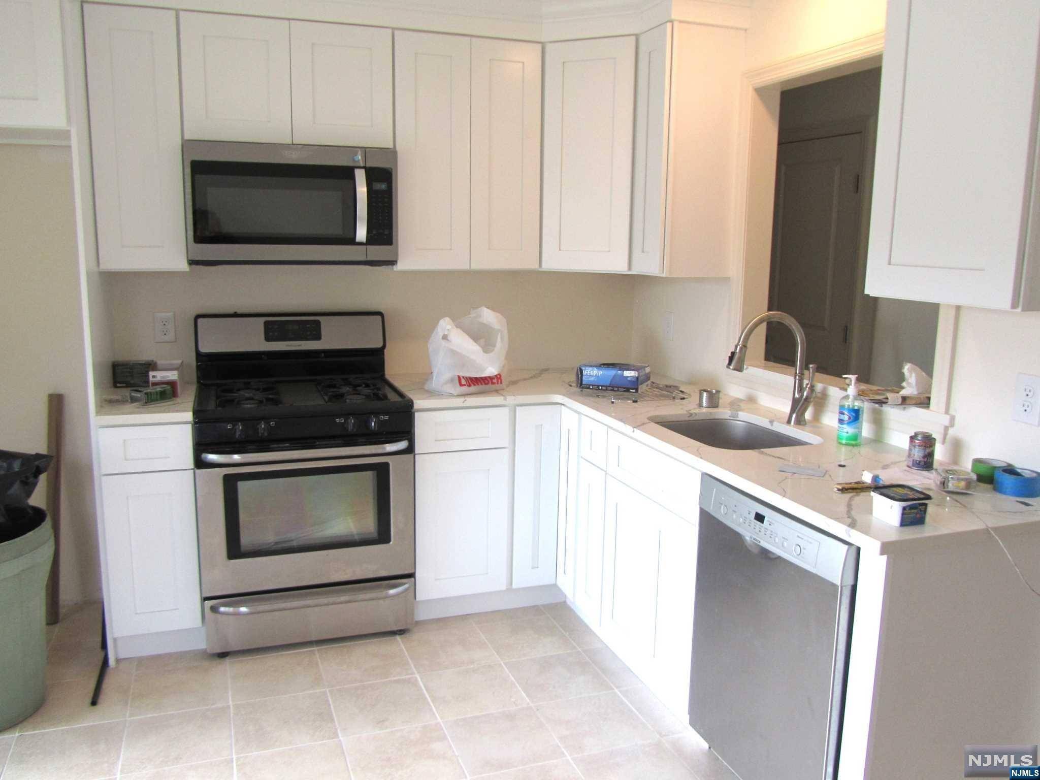 Pompton Lakes, NJ 07442,36 Perrin AVE