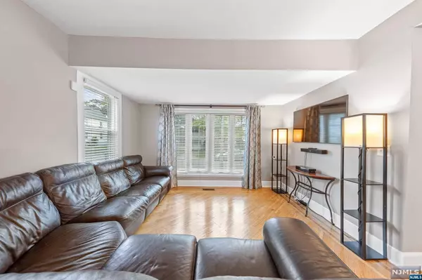 Ridgefield Park, NJ 07660,80 Gordon ST