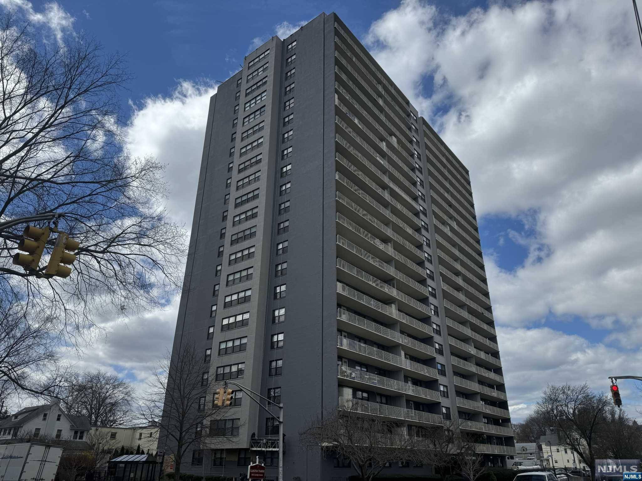 285 Aycrigg AVE #10H, Passaic, NJ 07055
