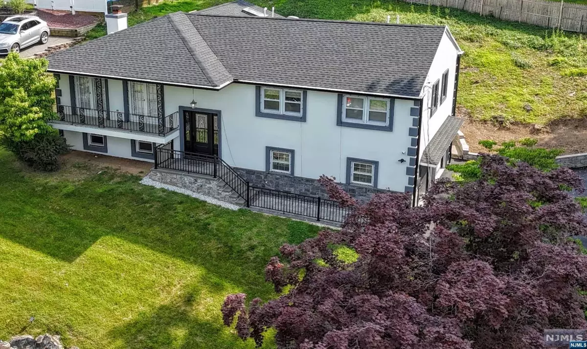 Pompton Lakes, NJ 07442,14 Summit AVE