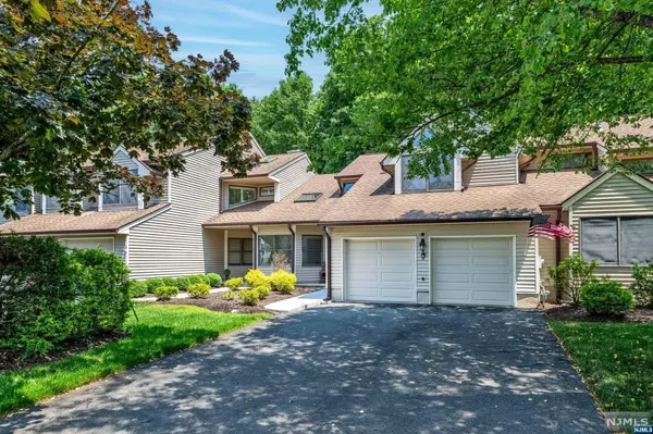 Franklin Lakes, NJ 07417,4 Valen CT