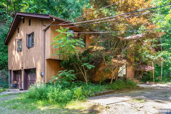 11 Foremost Mountain RD, Montville Township, NJ 07082