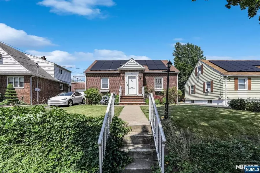 70 Katherine AVE, Clifton, NJ 07012