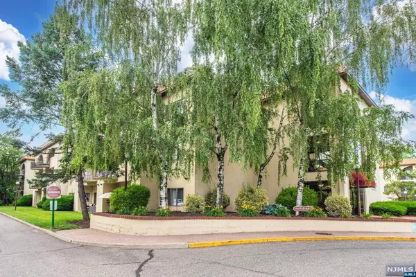 Clifton, NJ 07013,2 Ann ST #N305