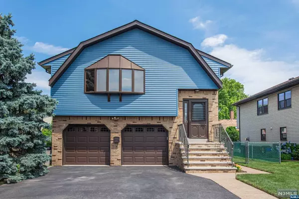 43 Elmhurst ST, Elmwood Park, NJ 07407