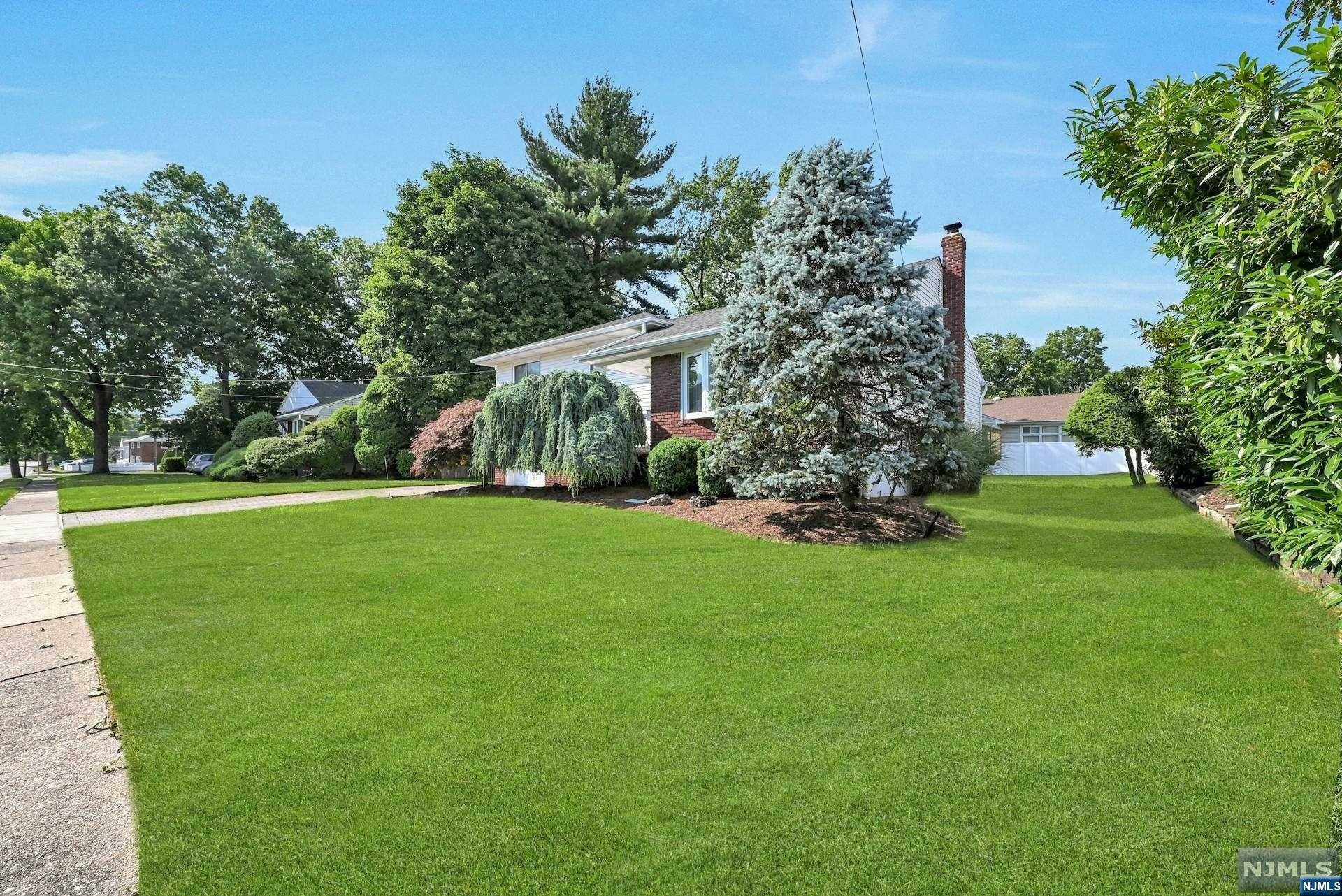 Oradell, NJ 07649,720 Schaefer AVE