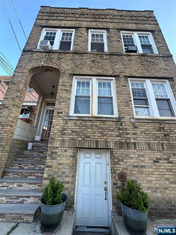 413 24th ST, Union City, NJ 07087