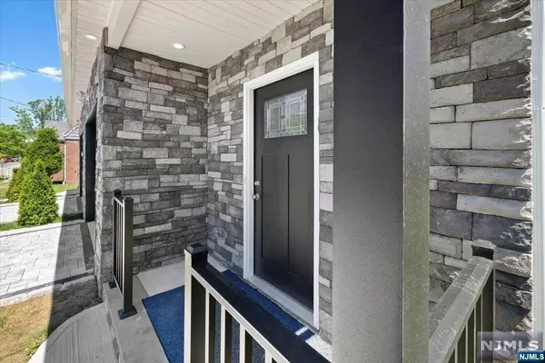 Lodi, NJ 07644,93B Chestnut ST