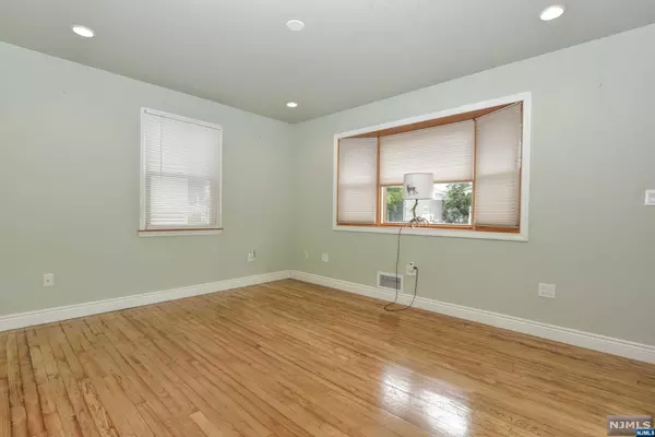 Mahwah, NJ 07430,35 Long AVE