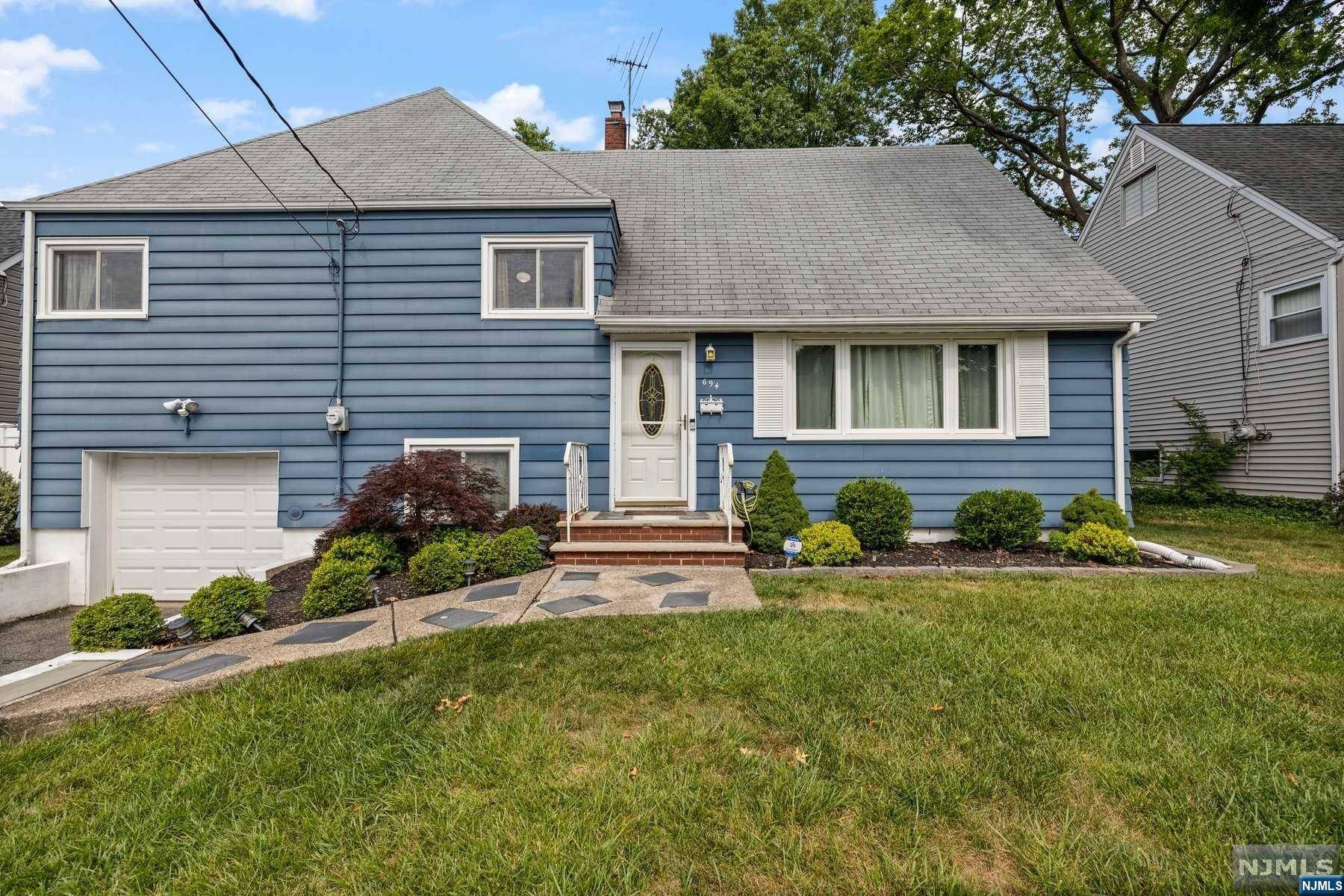 694 Salem ST, Teaneck, NJ 07666