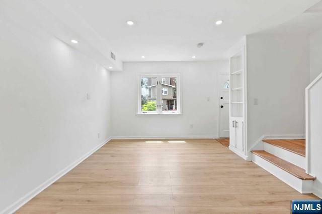 East Orange, NJ 07017,36A Melmore GDNS