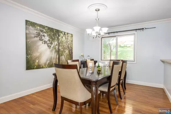 Woodland Park, NJ 07424,17 Zambrano DR